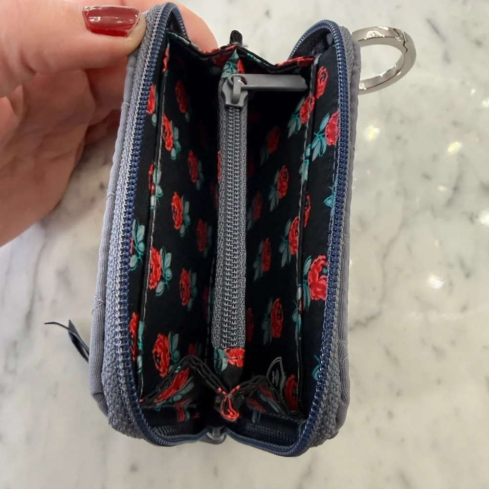 NEW Vera Bradley Gray Quilted Keychain Wallet Floral Interior - Picture 3 of 4